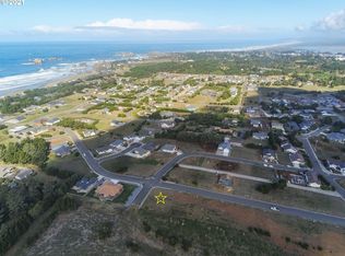 882 Spyglass Dr, Bandon, OR 97411