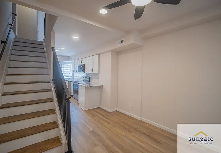 1911 Eastern Ave — Photo 6