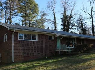 414 E Springwood Dr, Seneca, SC 29672