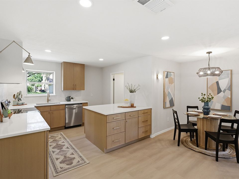 1st image of 8 Green View Cir