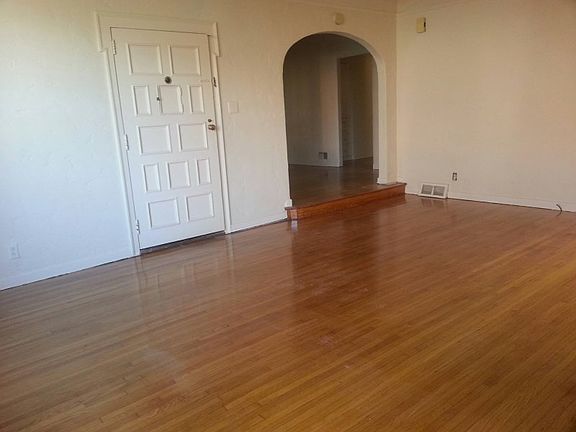 3rd image of 3218 W 43rd Pl