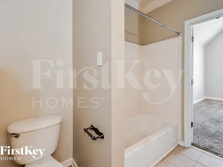 8682 Valmont Cir — Photo 11