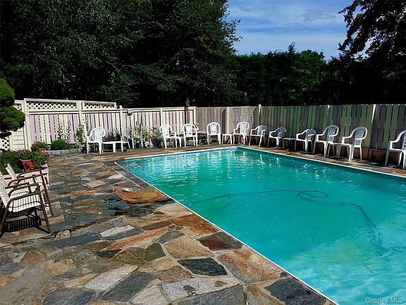 2nd image of 30 Dalewood Drive