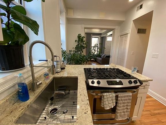 4th image of 1312 N Hoyne Ave APT 2F