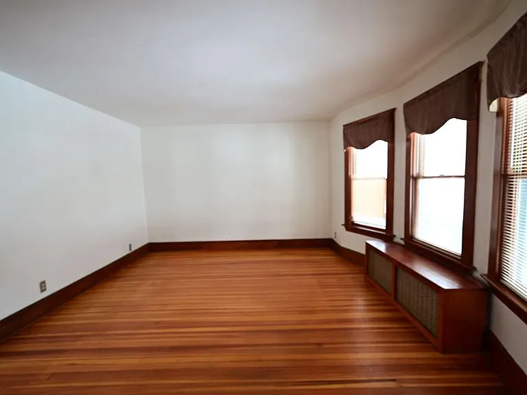 11 Brayton St — Photo 10