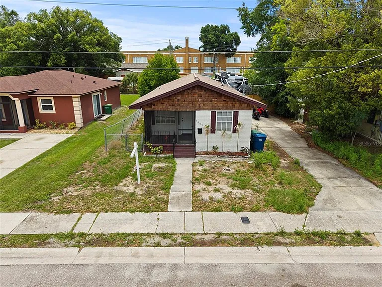 1605 E 29th Ave — Photo 4
