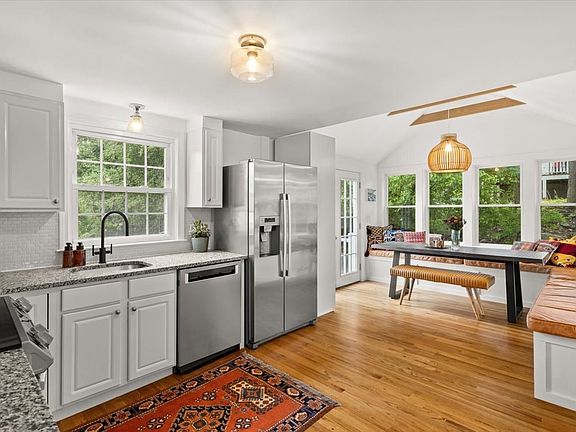 5th image of 247 Union St