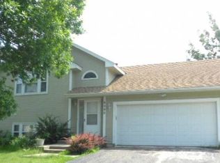 9096 Sycamore Ln N, Maple Grove, MN 55369