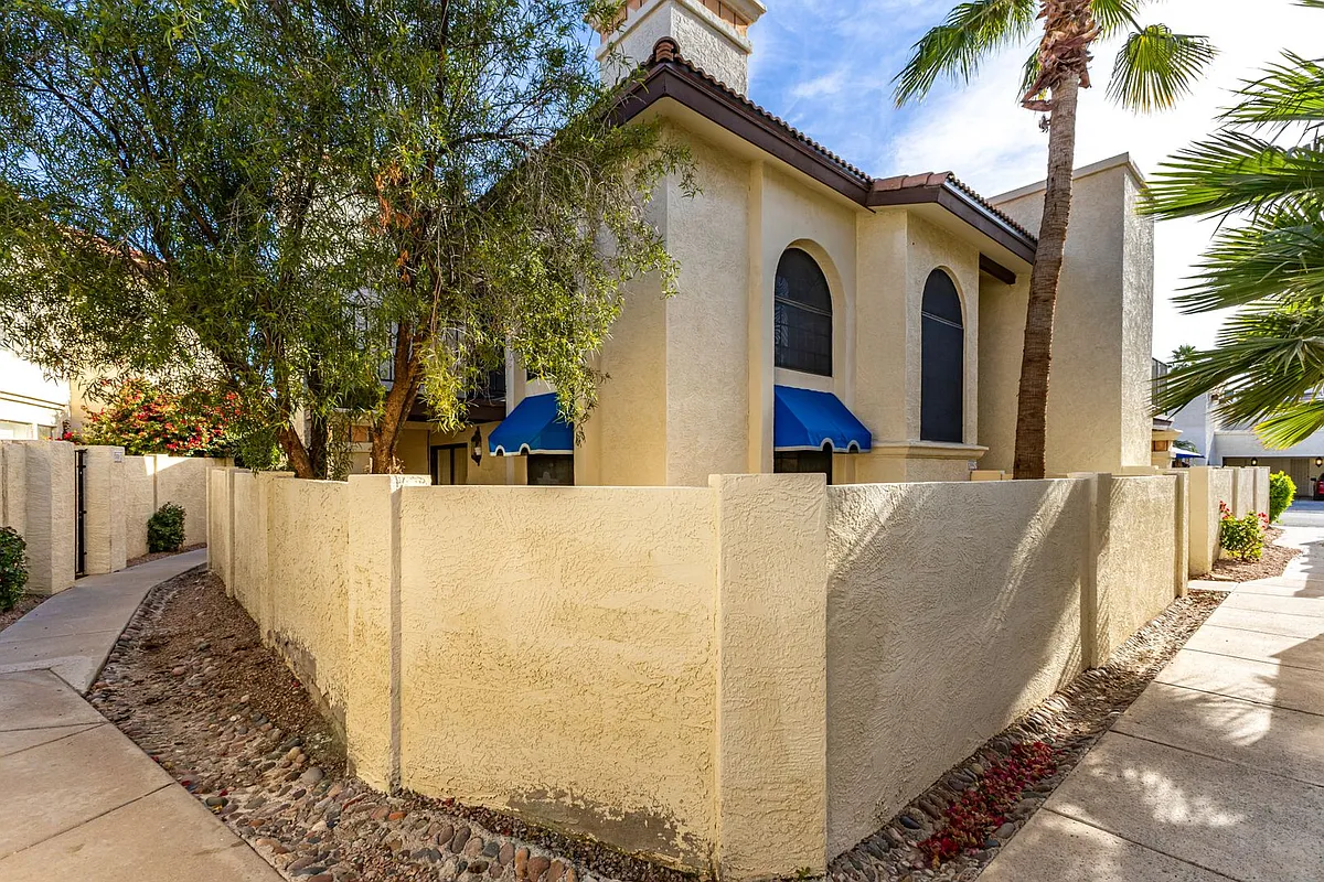 Building Photo - 5002 E Siesta Dr #1