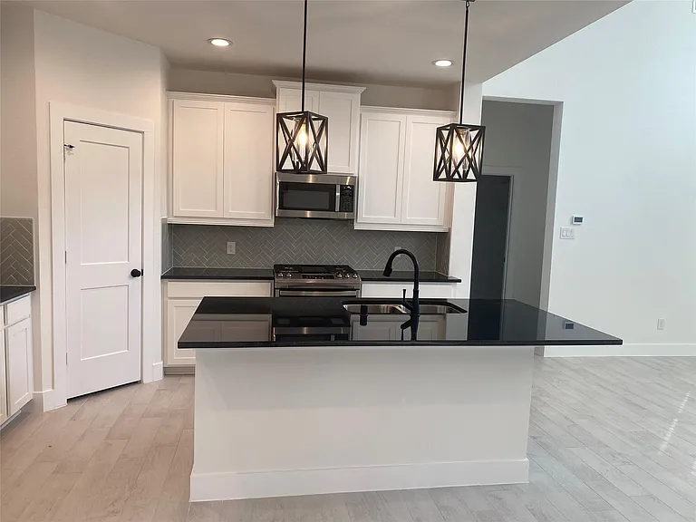 31323 Balsam Hawk Ln — Photo 7
