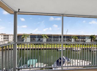 131 Doolen Ct APT 304, North Palm Beach, FL 33408
