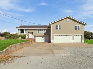 144 Lakeshore Dr, Nashua, IA 50658
