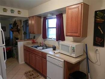 4th image of 500 S Nance St Unit B