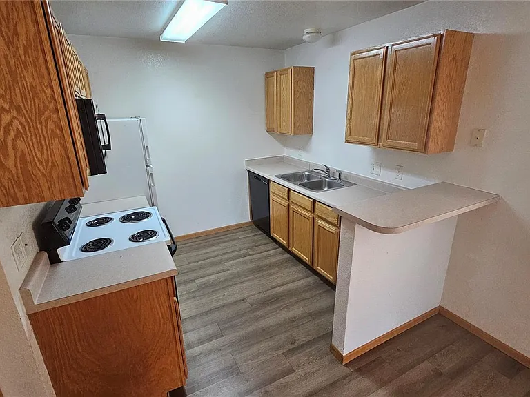 1221 University Ave #A103 — Photo 3