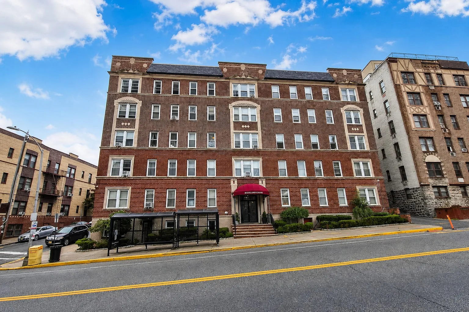 2 bed, 1000 sqft, $2,600 — Photo 2
