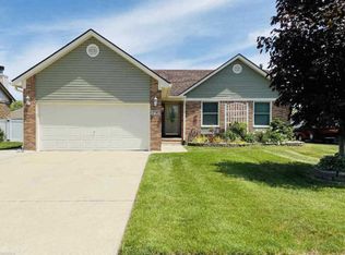 27187 Sparrow Ct, Chesterfield, MI