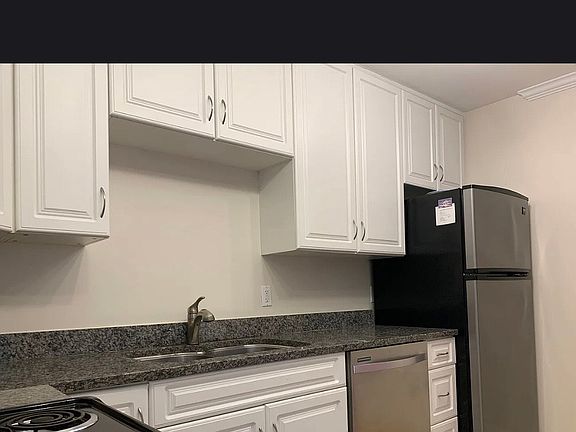 2nd image of 1397 Broadview Ave APT 8