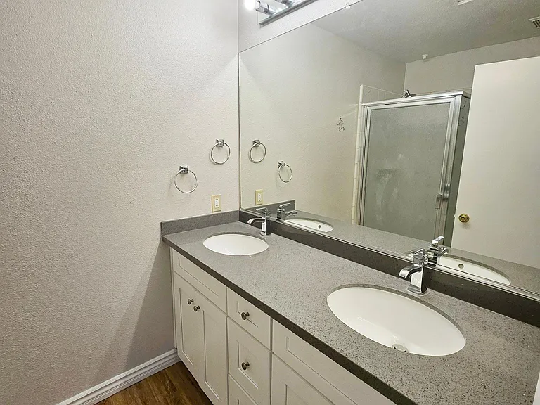 926 W Philadelphia St #4 — Photo 8