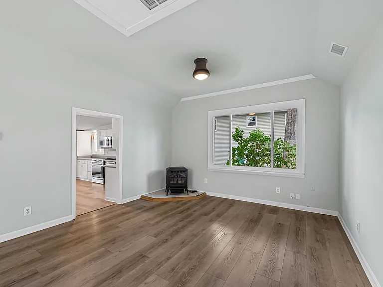 530 Highland Dr — Photo 35