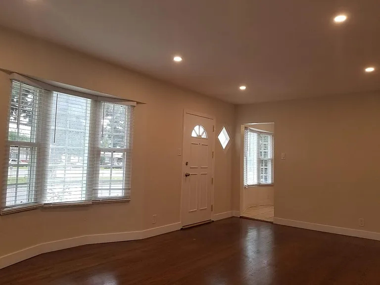 10519 Crenshaw Blvd — Photo 6