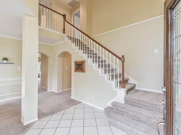 3rd image of 13831 Carrington Ln