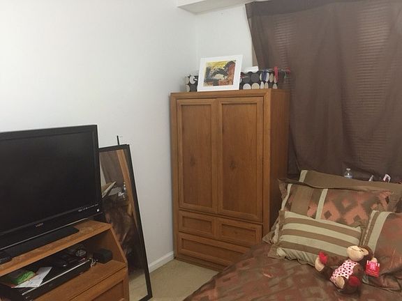 2nd image of 2734 S Wentworth Ave #26