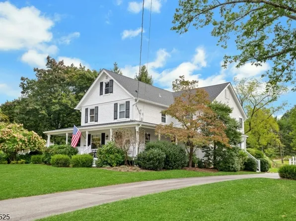 32 W Main St, Mendham Boro, NJ 07945