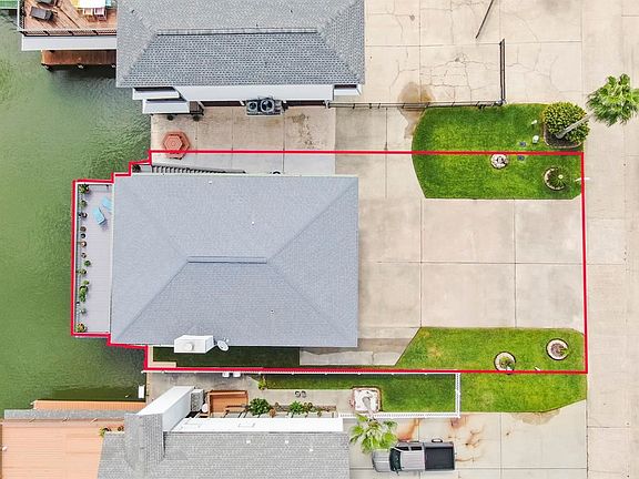 5th image of 306 Admiral Cir