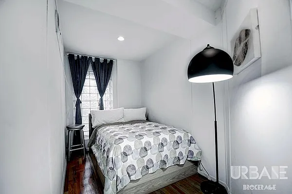 Rented by Urbane Brokerage | media 75