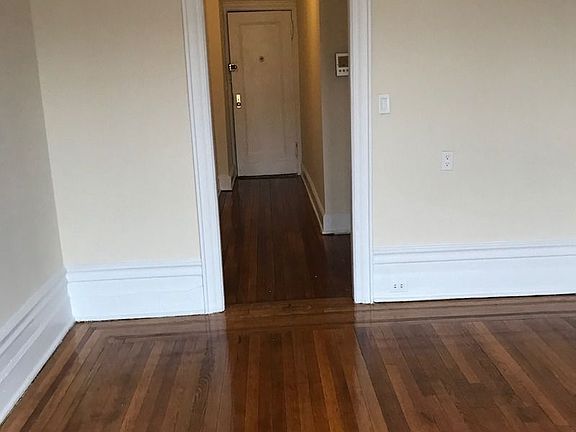 4th image of 2805 43rd St APT 2