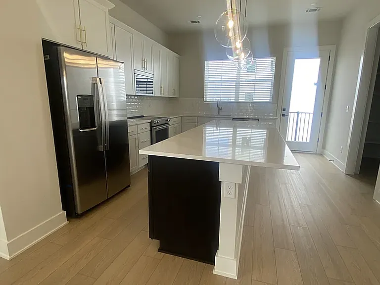 4118 Indiana Ave — Photo 10