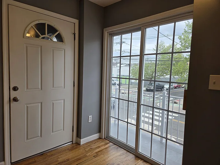 82 Mallory Ave #1 — Photo 11