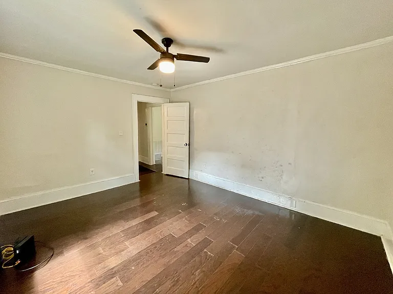 536 Pearl St — Photo 13