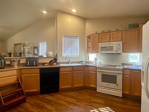 3rd image of 9750 N Monterey Dr Unit 29