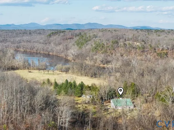 1208 Manteo Rd, Buckingham, VA 23921