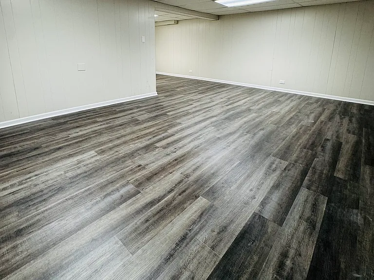 7011 N Hamlin Ave — Photo 18