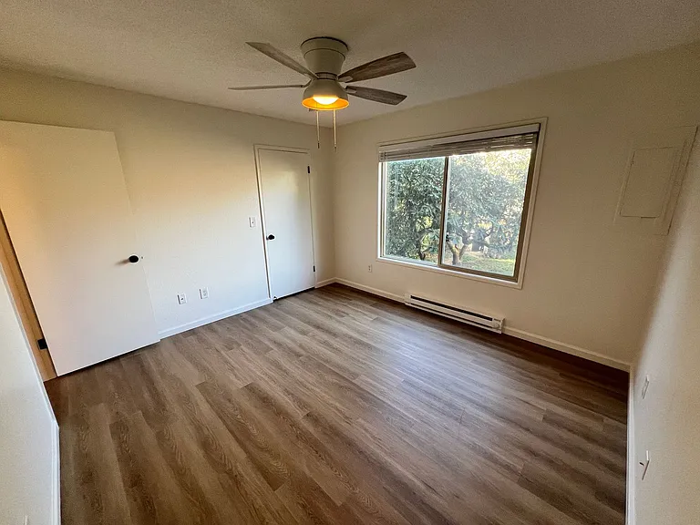 The Clairmont — Photo 17