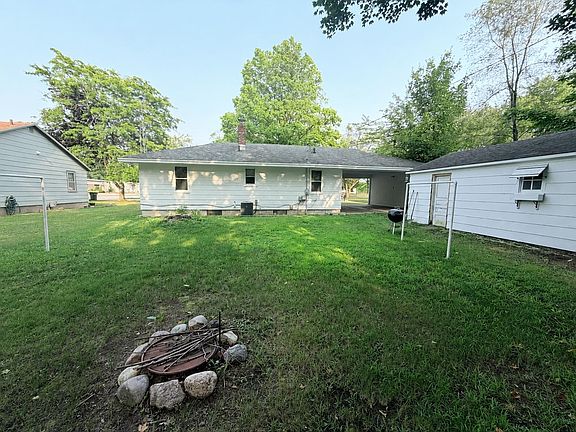 4th image of 802 10th St