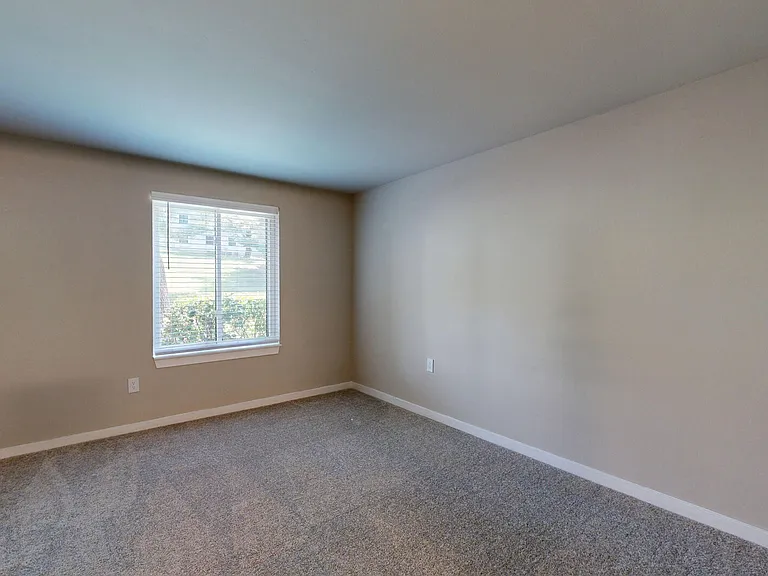 Seneca Place — Photo 46
