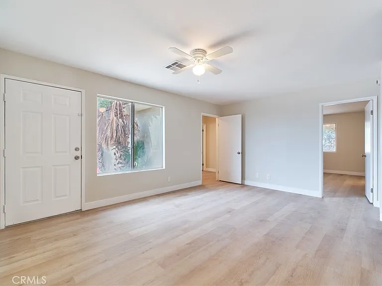 1286 Arctic Ave — Photo 3
