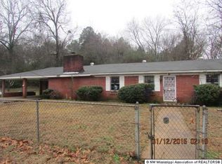 575 Robbindale Ln, Holly Springs, MS 38635