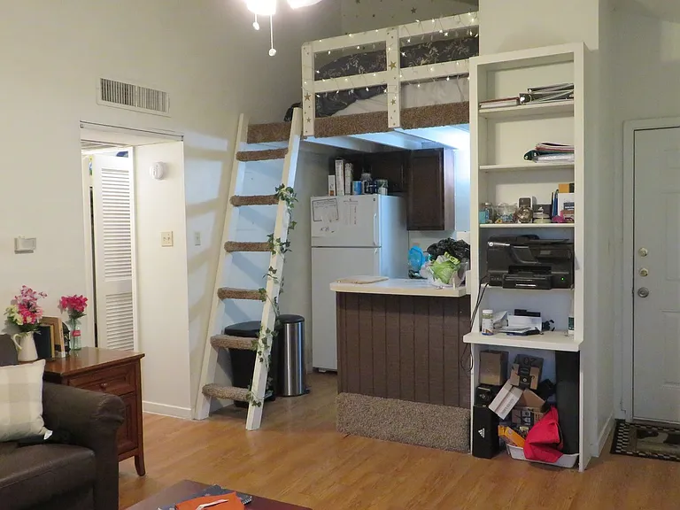 1000 W 26th St #217 — Photo 6