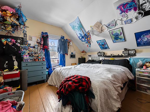 3rd image of 25 River Street