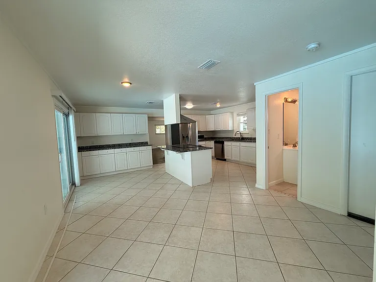 28 E Wild Briar Rd #C — Photo 12
