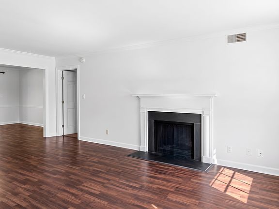 5th image of 344 D Hanover Arms Ct #D