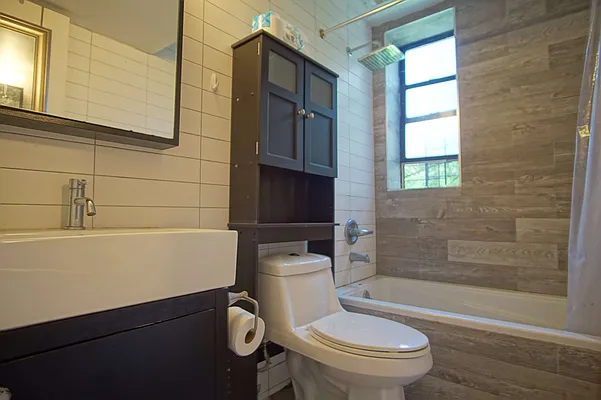 Rented by Lofts and Flats LLC | media 8