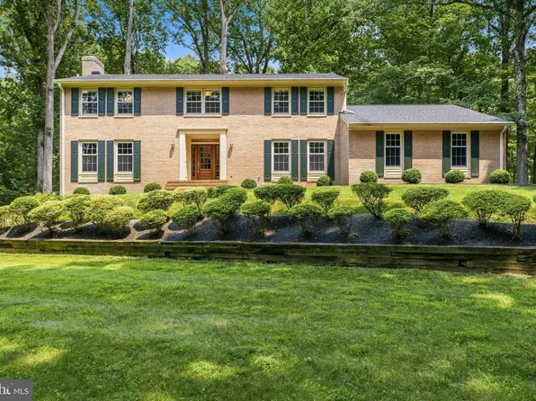 9200 Ripple Brook Rd, Great Falls, VA 22066