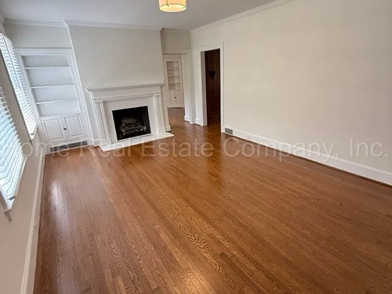 1947 Robinhood Rd — Photo 2