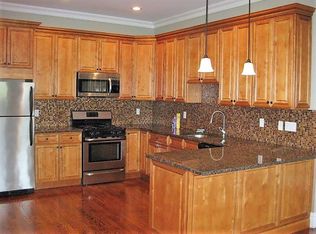 318 Main St APT A, Huntington, NY 11743