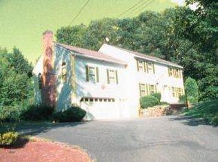 84 Whipplewill Rd, New Boston, NH 03070